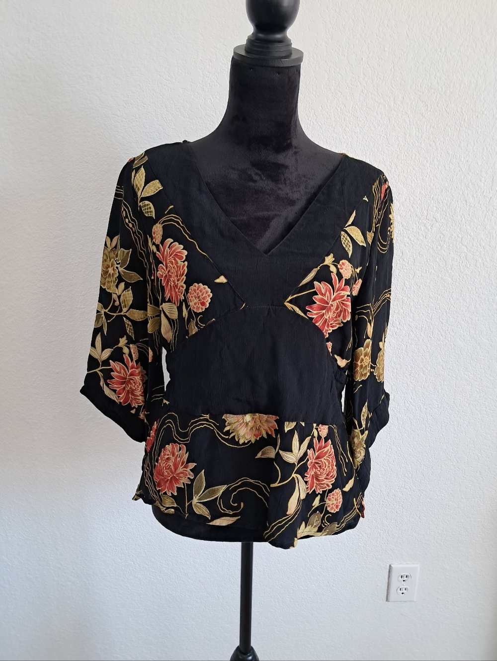 Putumayo Floral Blouse Tie Back 3/4 Sleeve Women's Md Artsy Japan Inspired